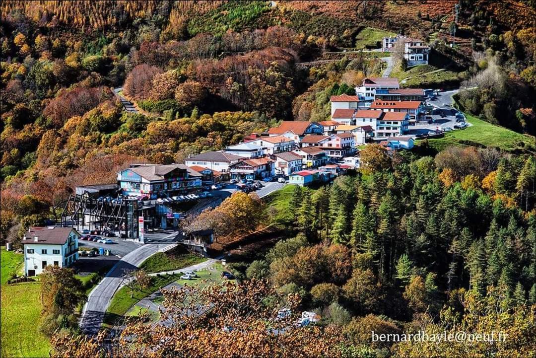 Studio Haut De Bordagain Ciboure Bagian luar foto